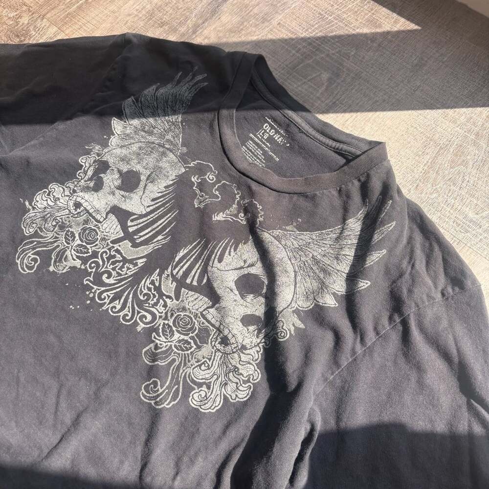 Old Navy Skull Roses Winged Graphic T-Shirt Size L Black